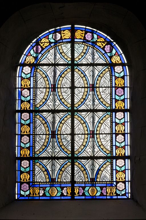 Ensemble de 2 verrières décoratives (baies 3 et 4) - Église paroissiale Notre-Dame-de-la-Visitation, Longuefuye