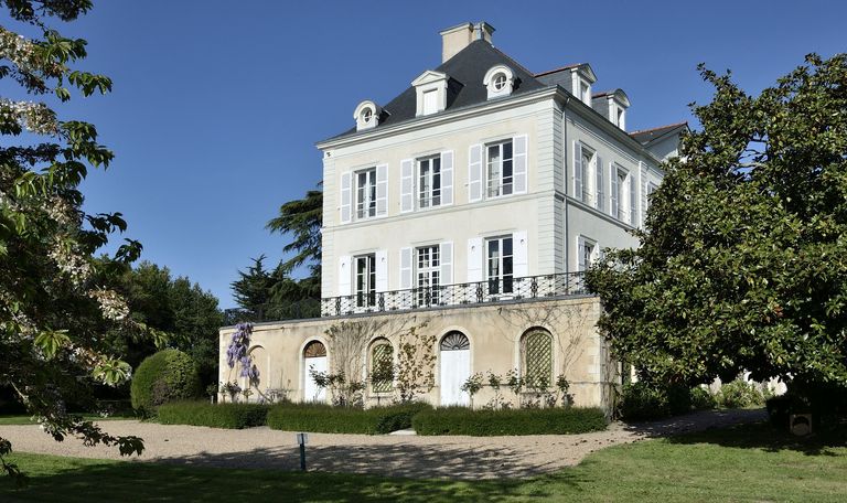 Maison de maître puis château de la Roche-aux-Moines