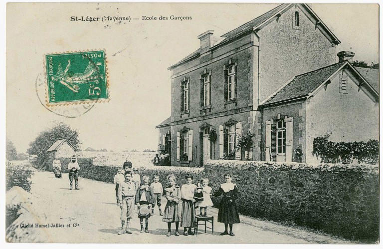 Mairie-école de garçon, actuellement école maternelle et primaire