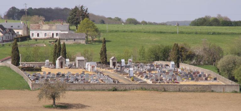 Cimetière à Saint-Vincent-du-Lorouër