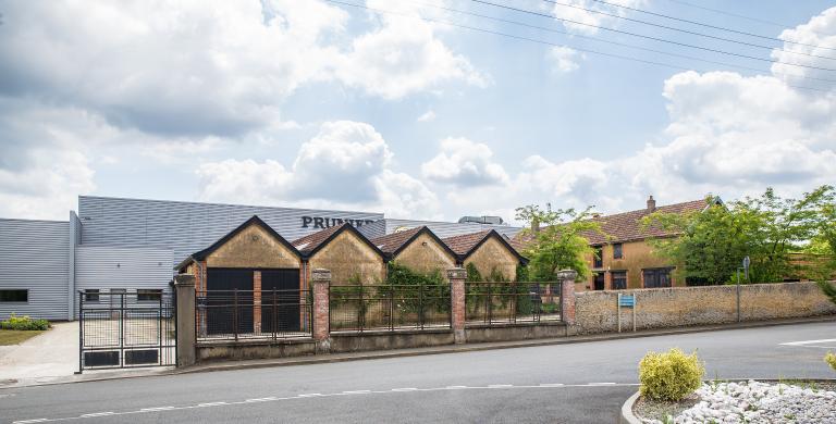 Usine de tissage de toile métallique Gantois, actuellement usine de charcuterie industrielle Prunier, 25 rue de la Jatterie