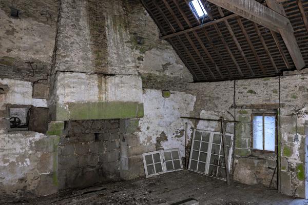 Hameau, château et motte castrale de la Grivellière