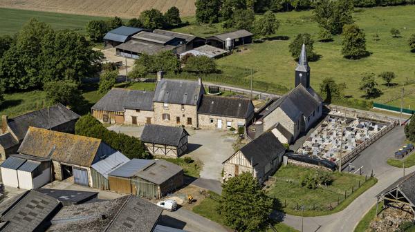 Bourg de Rennes-en-Grenouilles