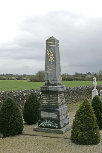 Monuments aux morts de la guerre 1914-1918 - Cimetière, la Croix-Boissé, Saulges