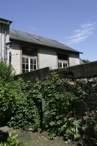 Maison dite le Petit-Presbytère ou la Petite-Haie, puis mairie-école de garçons, actuellement maison - 12 rue des Deux-Églises, Saulges