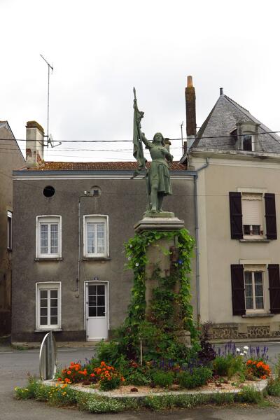 Les croix monumentales et les monuments de la commune de Botz-en-Mauges