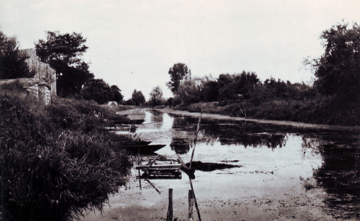 Passerelles de halage (2) ; chemin de Halage de la Vendée