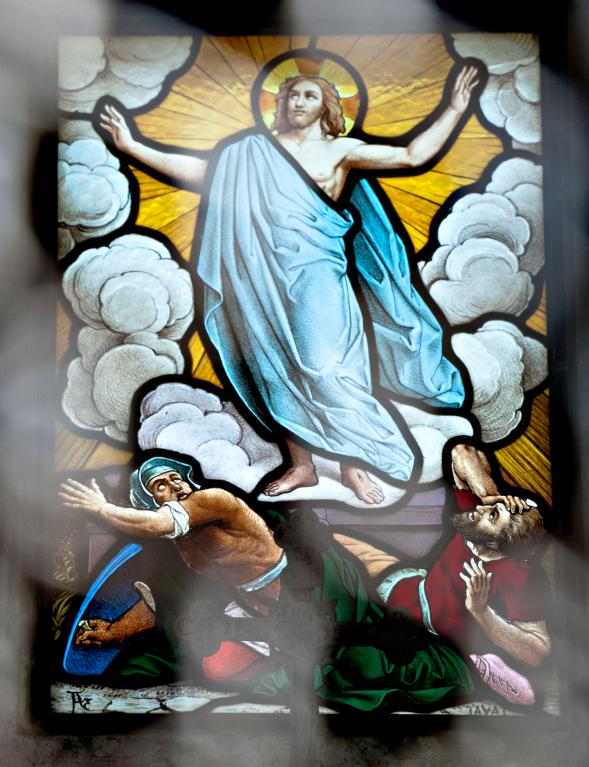 Verrière historiée : Résurrection du Christ - Chapelle funéraire de la famille Landais, Deux-Evailles