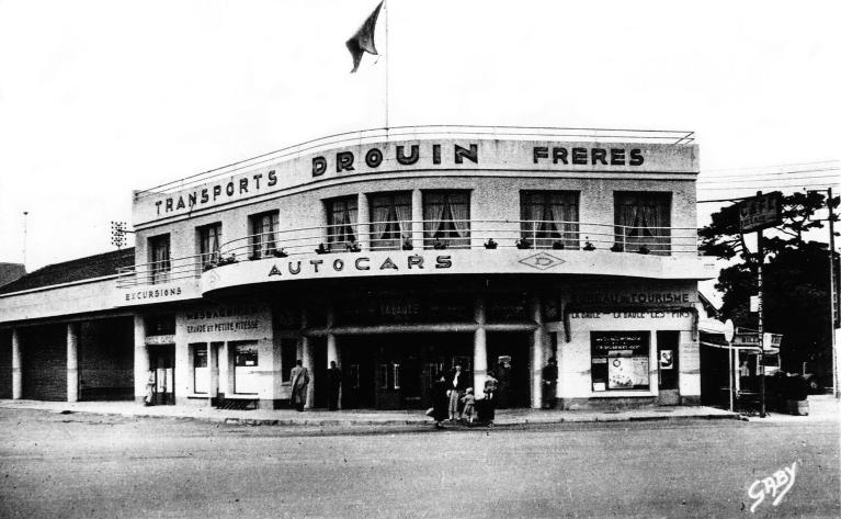 Gare routière des Frères Drouin, 2 avenue Jean-de-Neyman