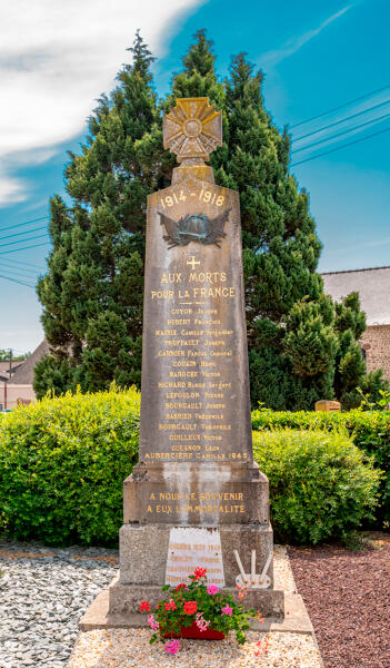 Monument aux morts de Rennes-en-Grenouilles