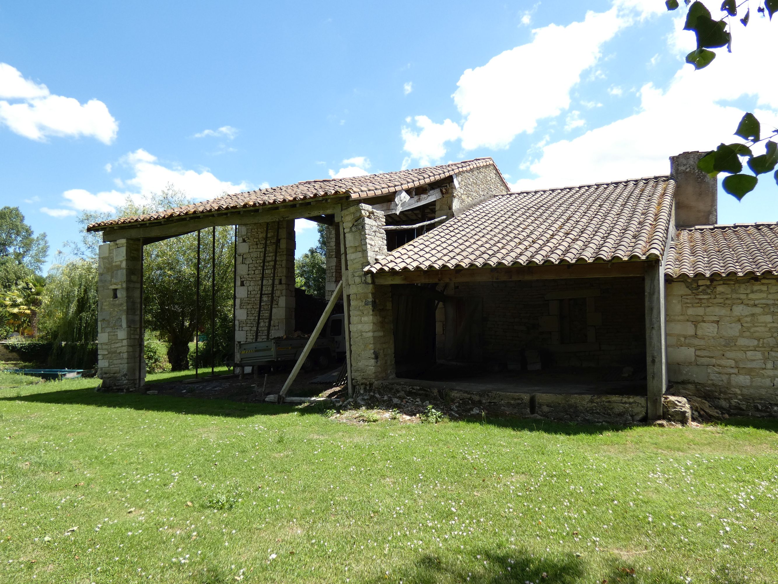 Ferme, actuellement maison ; Village de la Sèvre, 17 sentier de Chambrun