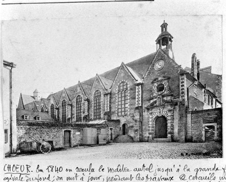 Couvent de franciscains Notre-Dame-des Cordeliers, puis église paroissiale Notre-Dame-des-Cordeliers et caserne Corbineau, actuellement église paroissiale Notre-Dame-des-Cordeliers et immeuble à logements, 27 rue de Bretagne, place Notre-Dame, Laval