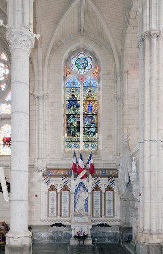 Monument aux morts, église paroissiale Notre-Dame de l'Assomption d'Aigrefeuille-sur-Maine