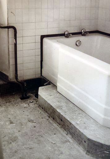 Bains et lavoirs municipaux, 20 rue Dupleix