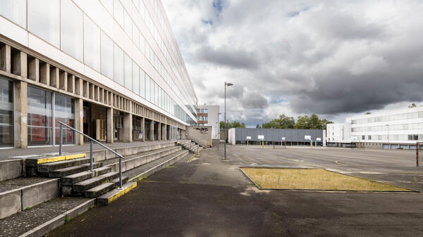 Ancien couvent puis caserne actuellement lycée Touchard