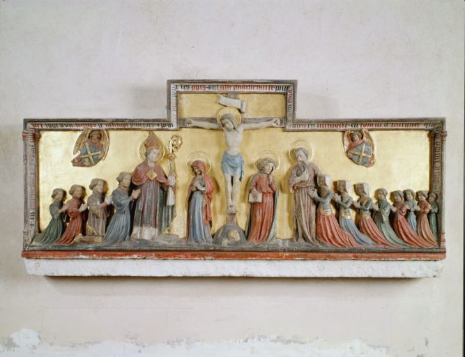 Retable : Crucifixion entourée de donateurs - Église paroissiale et prieurale Notre-Dame, Saulges
