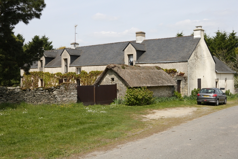 Ferme, Trépied, 1er ensemble