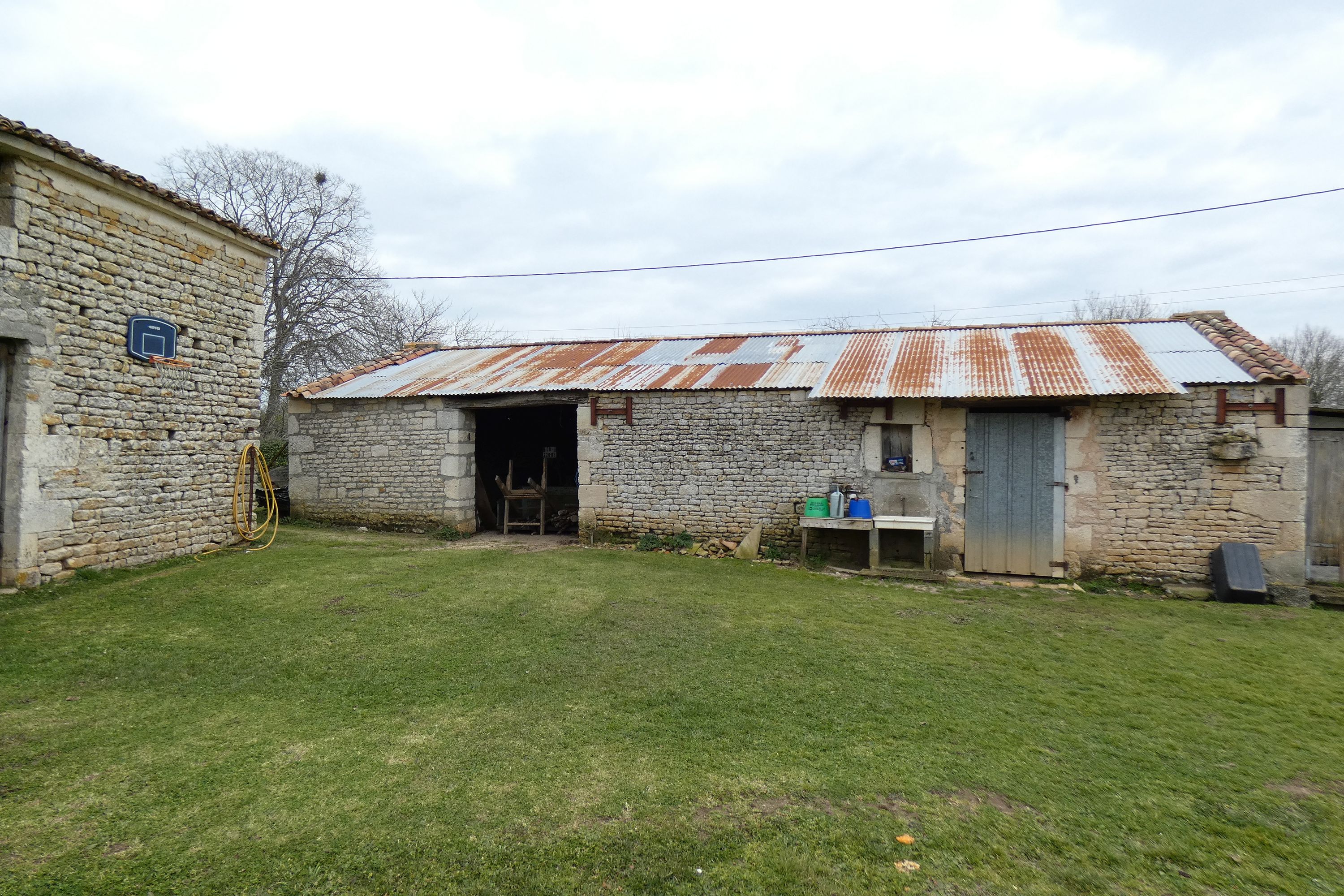 Ferme (vestiges), 84 rue de la Frémondière