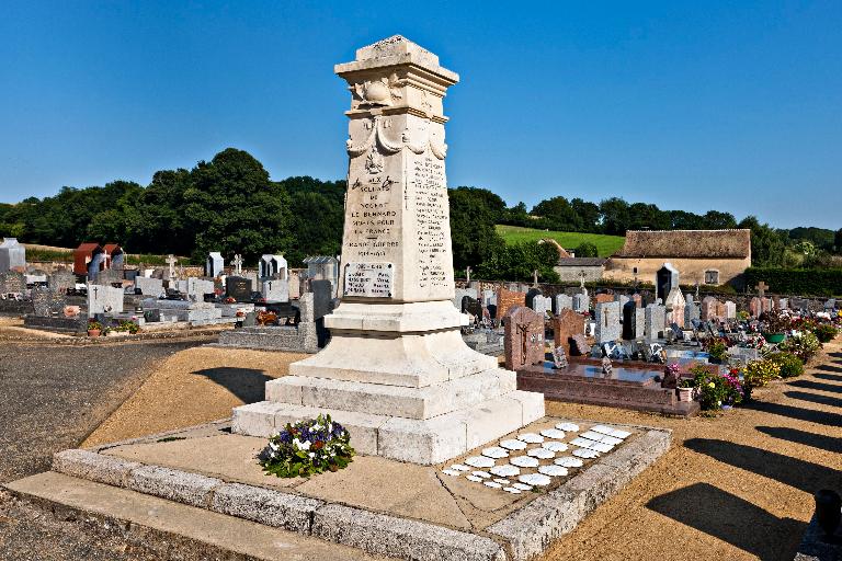 Le cimetière de Nogent-le-Bernard