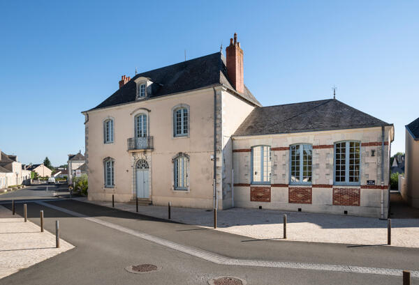 Maison, puis école de garçons et mairie