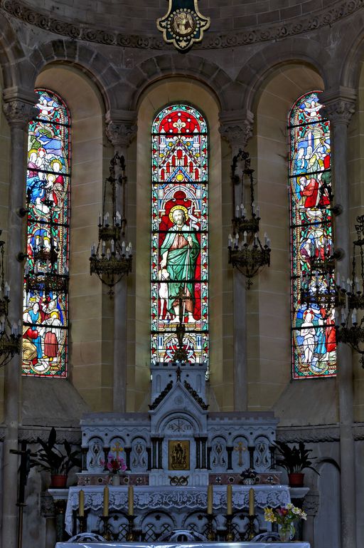 Ensemble de 2 verrières historiées : vie de saint Jean-Baptiste (baies 1 et 2) - Église paroissiale Saint-Jean-Baptiste, Carelles