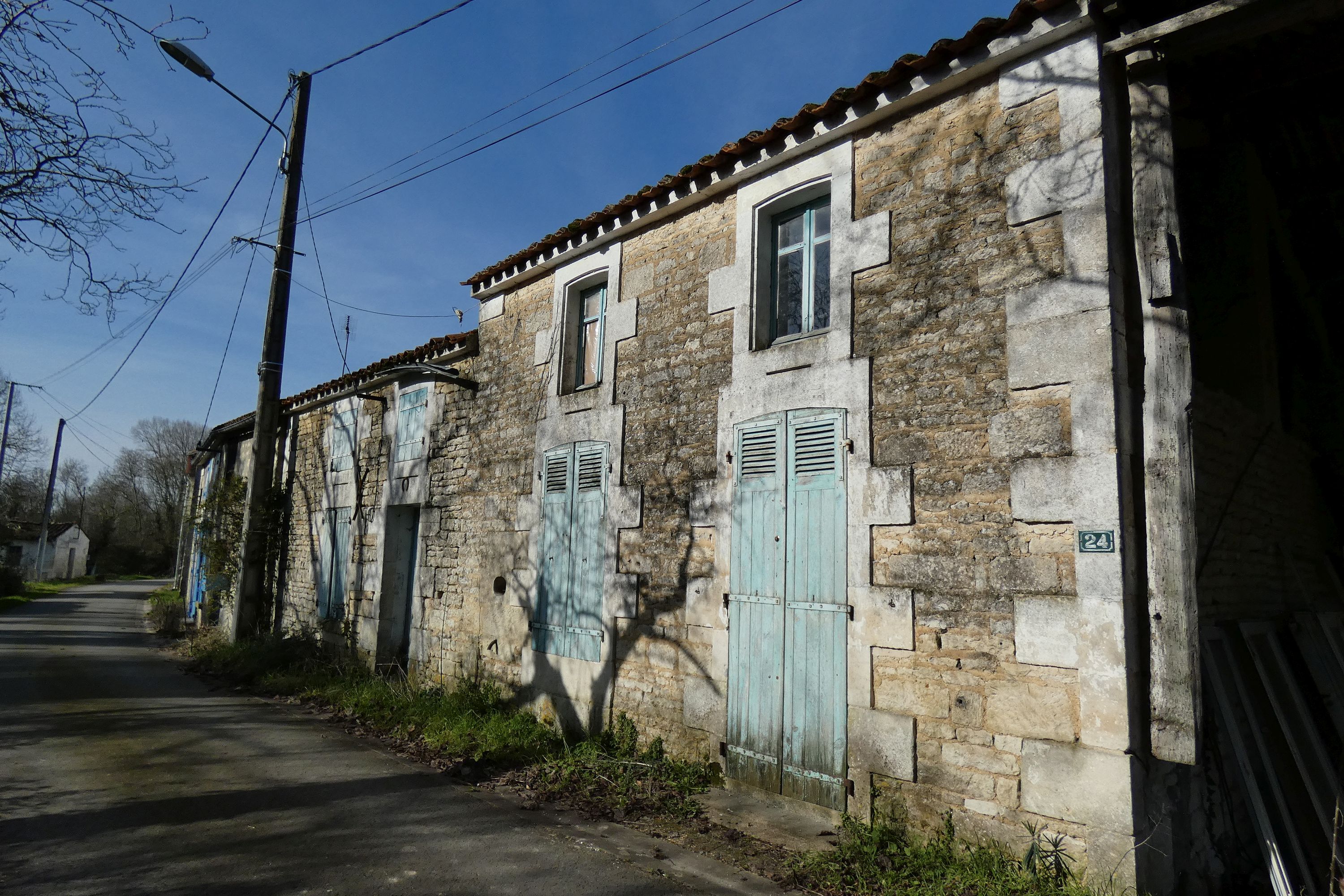 Ferme, actuellement maison, 24 rue de la Fontaine