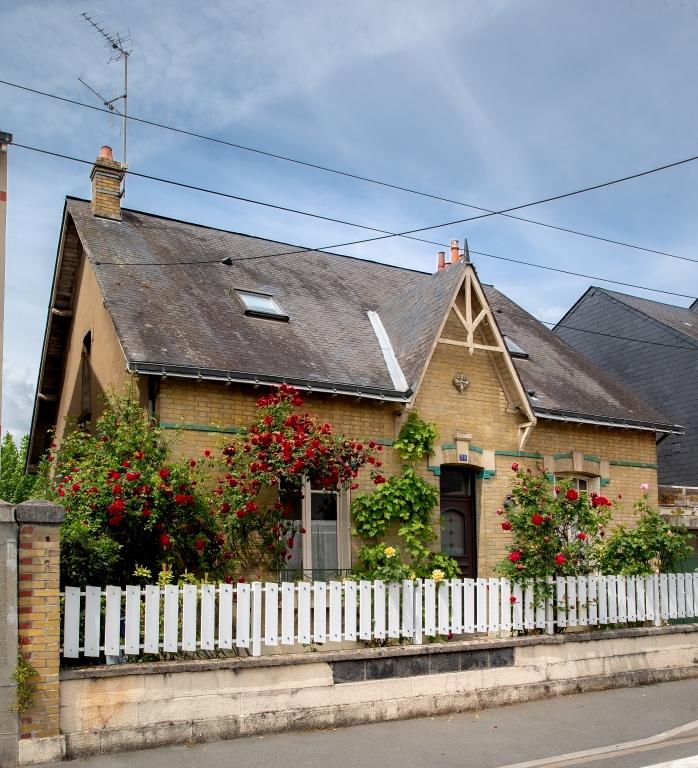 Vue d'une maison de type villa rue du maréchal Gallieni.