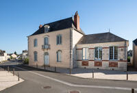 Maison, puis école de garçons et mairie