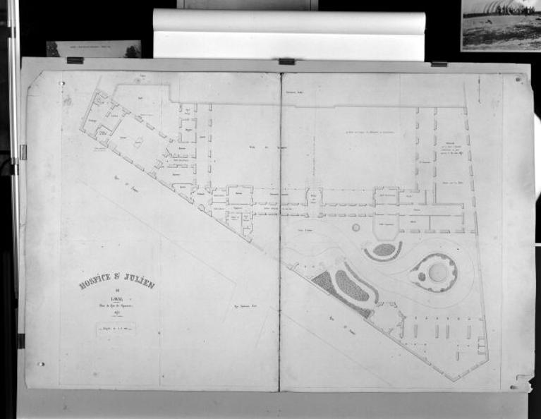 Hôpital Saint-Joseph, puis hôpital Saint-Julien, puis maison de retraite, 29 à 43 quai Paul-Boudet, Laval