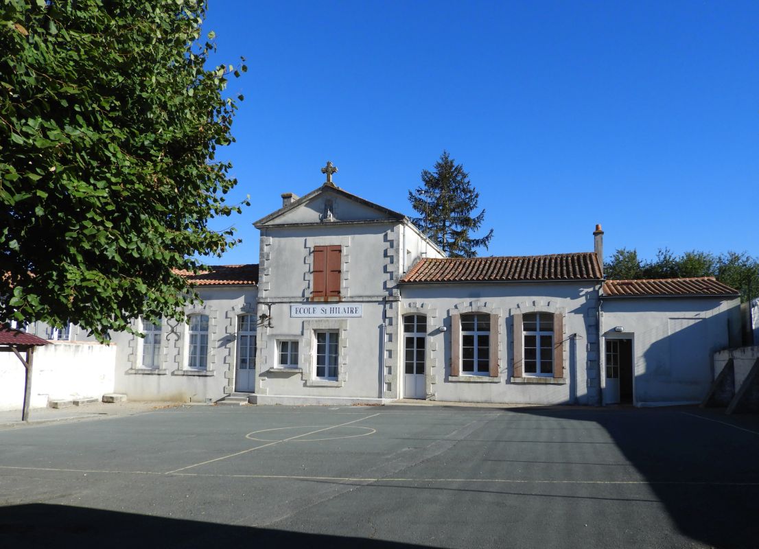 Ecole primaire privée Saint-Hilaire, presbytère ; 6 et 8 rue de la Fuye