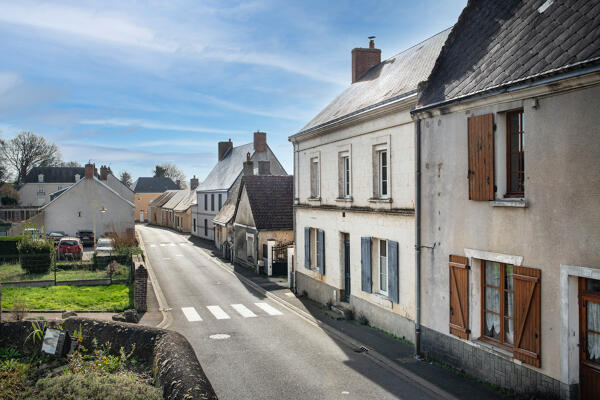Villaines-sous-Lucé : présentation du village