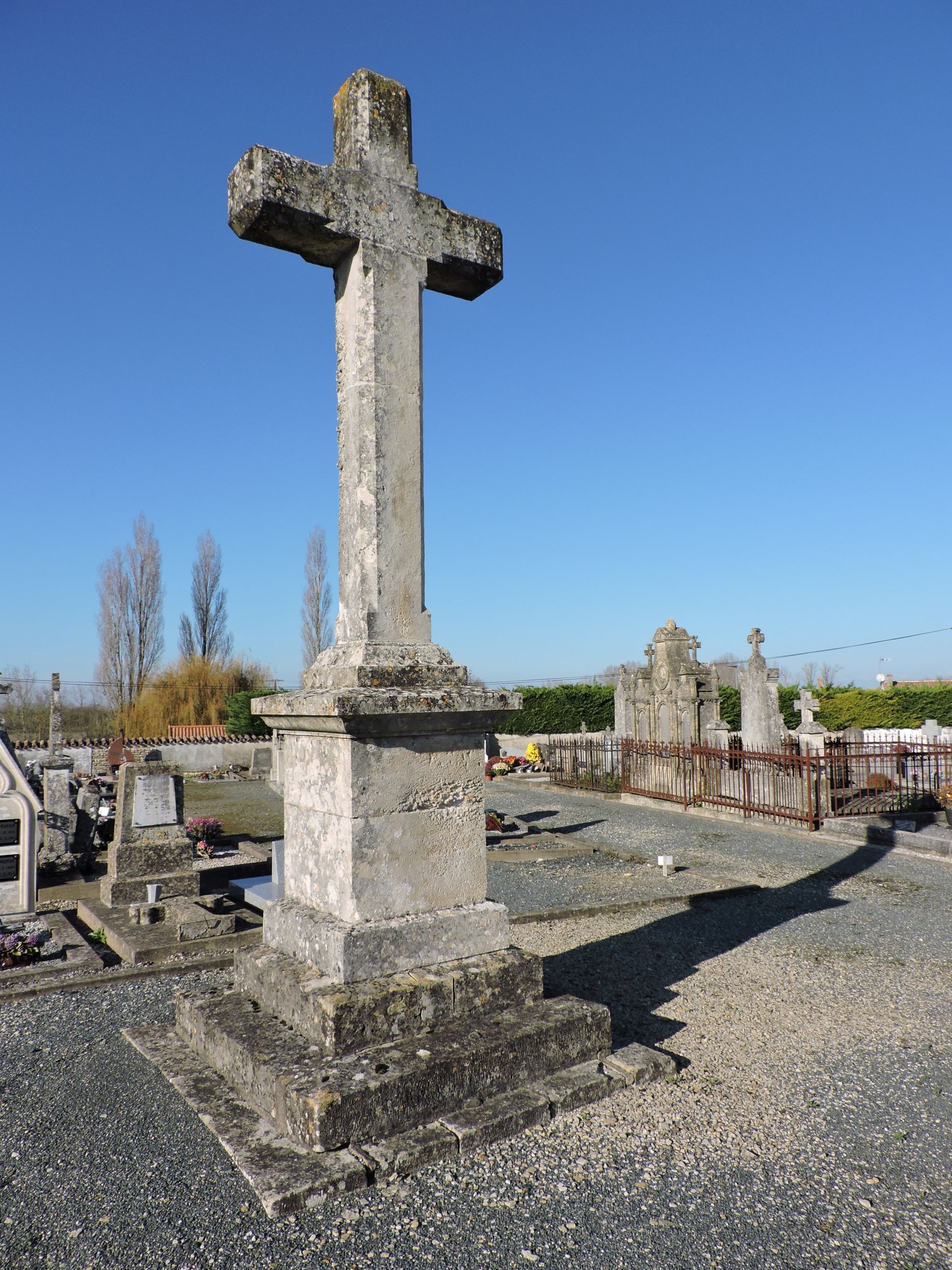 Croix de cimetière