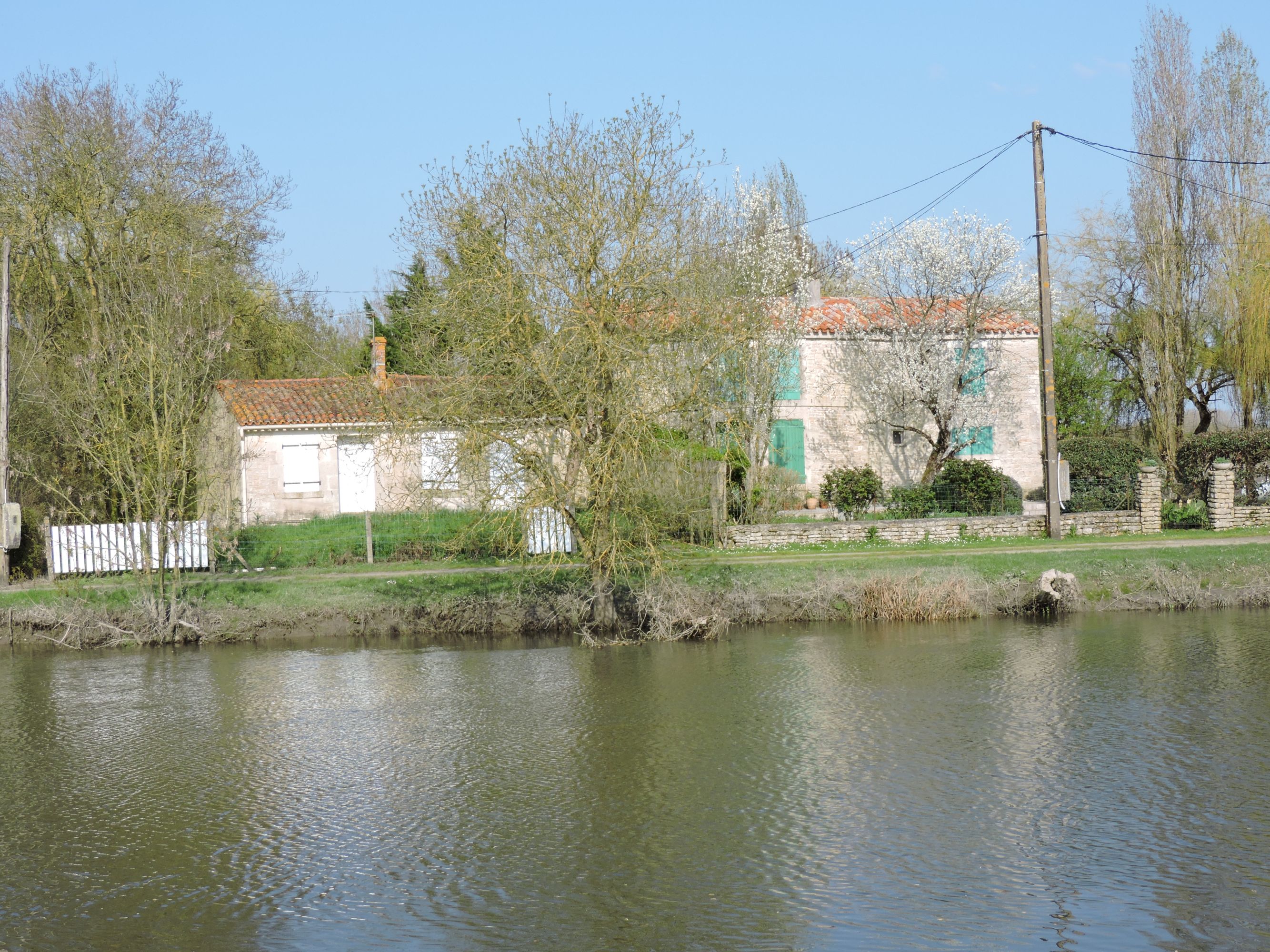 Ferme, actuellement maison ; la Mue