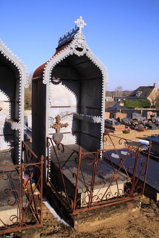 Cimetière à Saint-Pierre-du-Lorouër