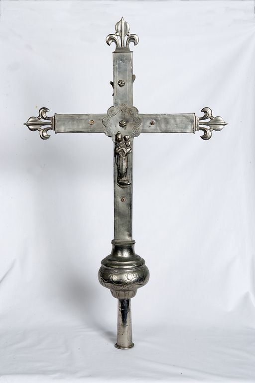 Croix de procession - Église paroissiale Saint-Léger, Saint-Léger
