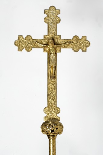 Croix de procession - Église paroissiale et prieurale Notre-Dame, Saulges