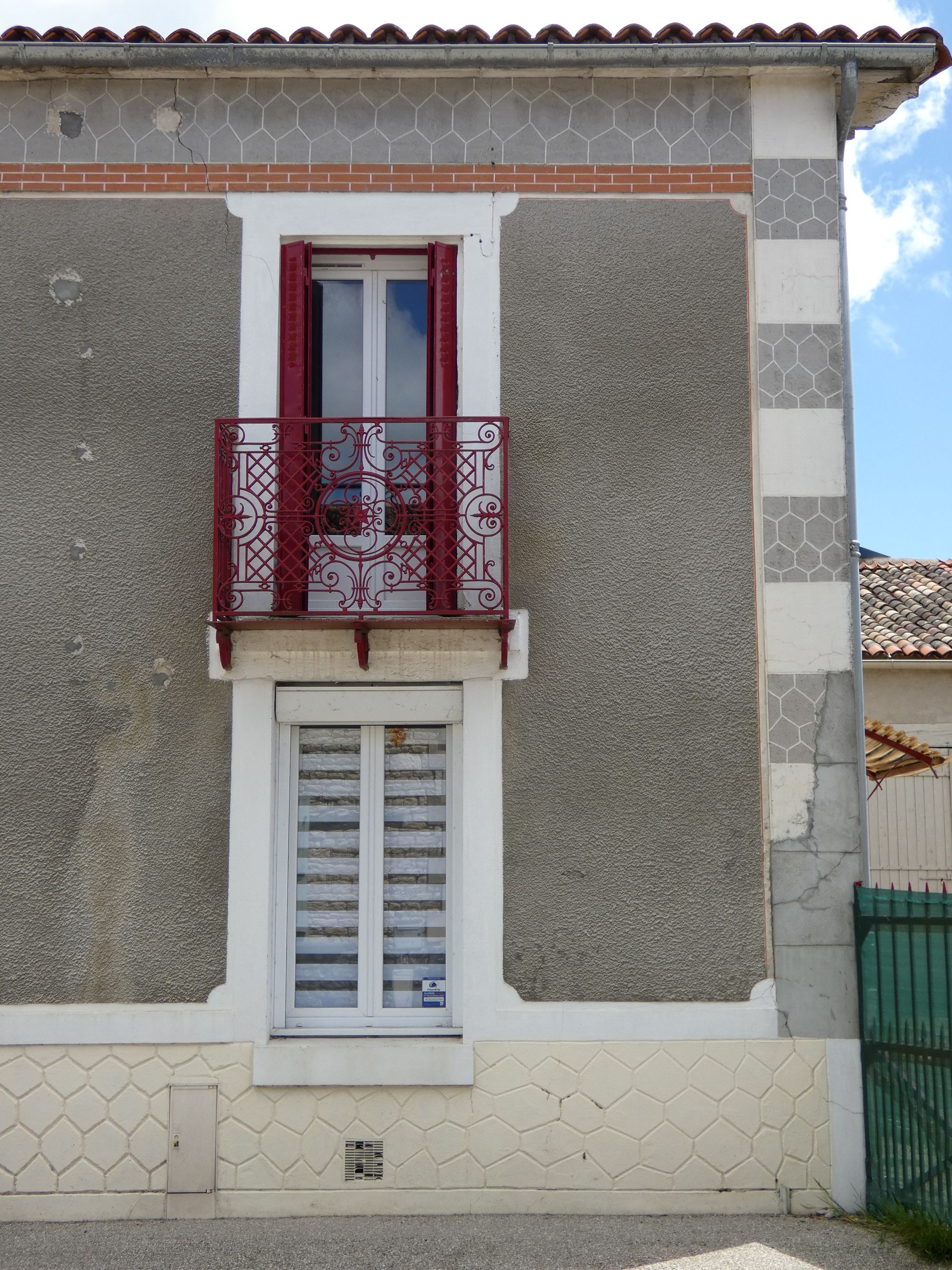 Bureau de poste, actuellement maison, 4 route de Benet