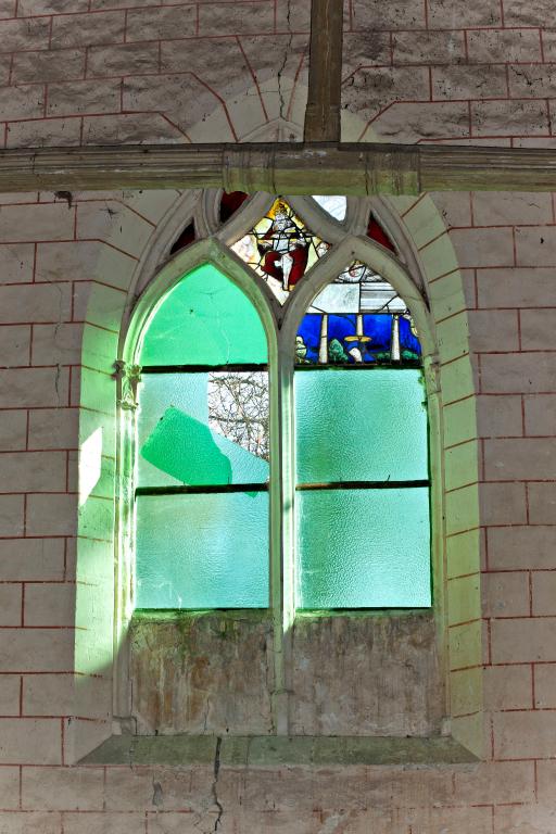 Ensemble des vitraux de l'église Notre-Dame de Beaumont-Pied-de-Bœuf