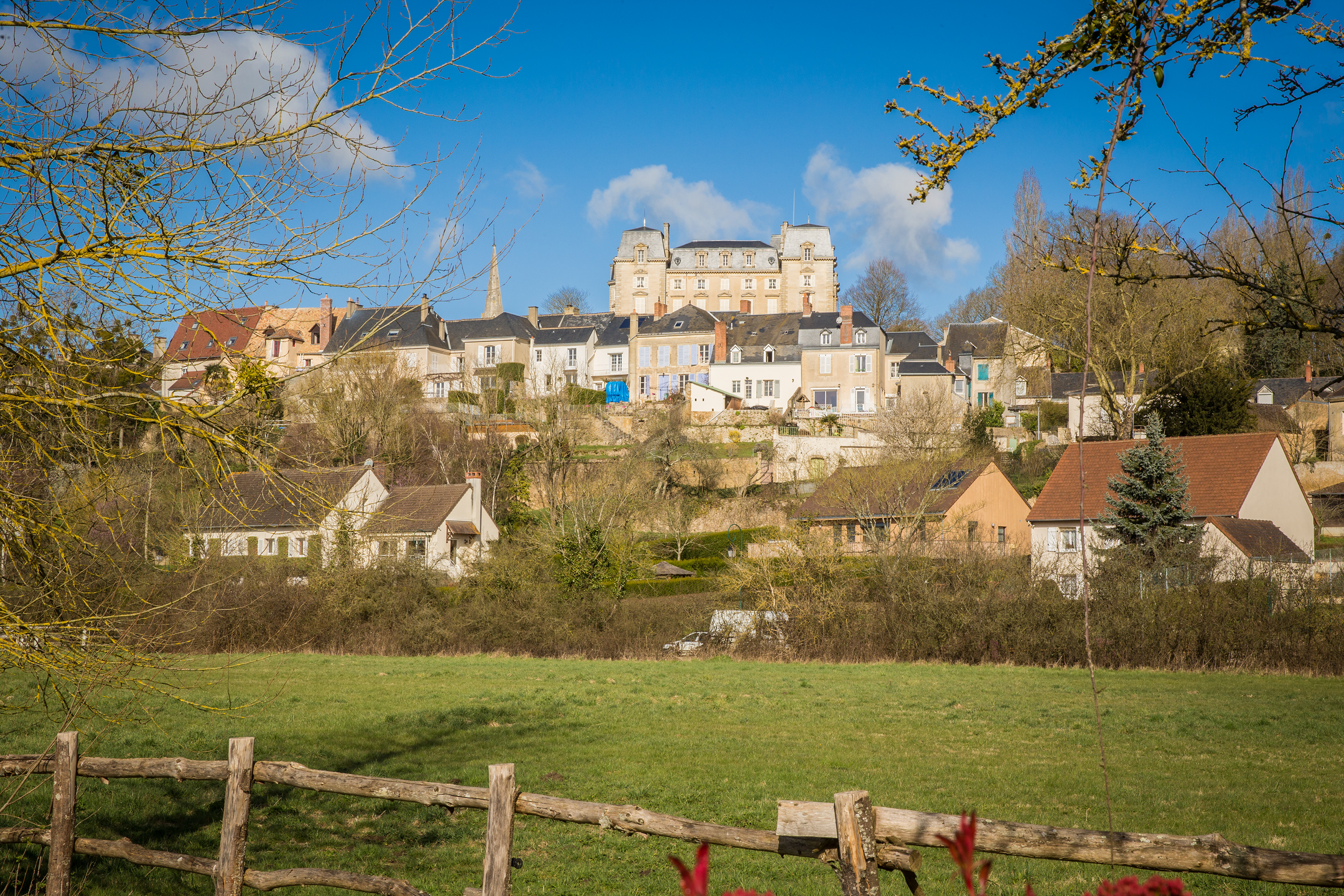 Montfort-le-Gesnois : présentation du bourg