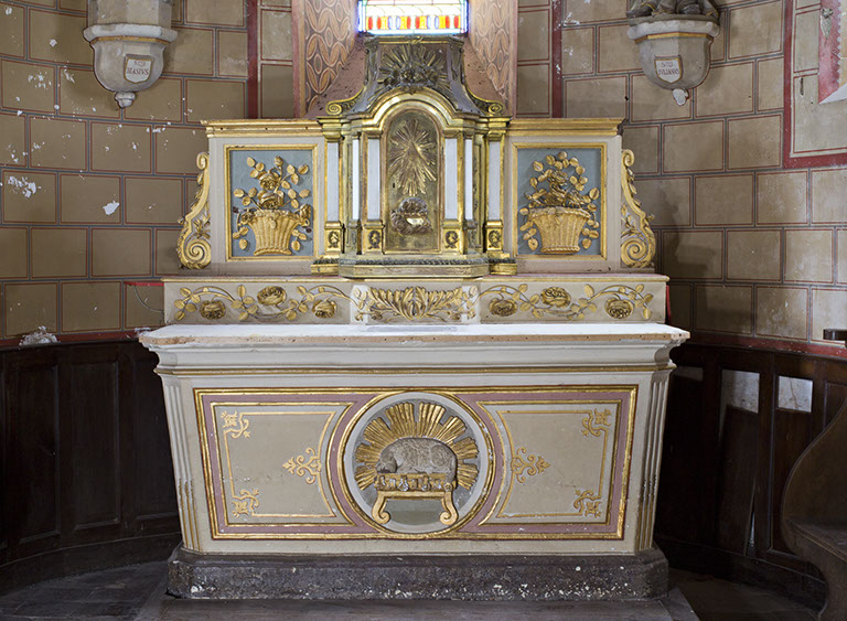 Maître-autel et tabernacle à ailerons