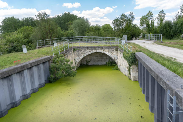 Aqueduc de Maillé