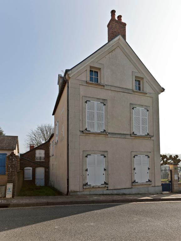 Thoiré-sur-Dinan : présentation de la commune