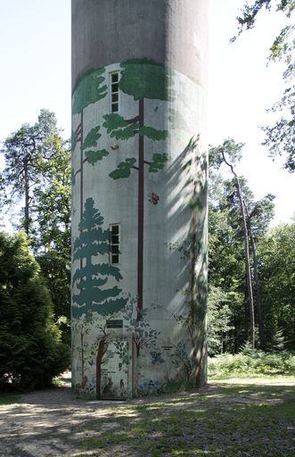 Vilaines-la-Carelle, belvédère de la forêt de Perseigne. Décor de forêt.