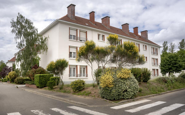 Immeubles à logements pour ménages, cité des Pins