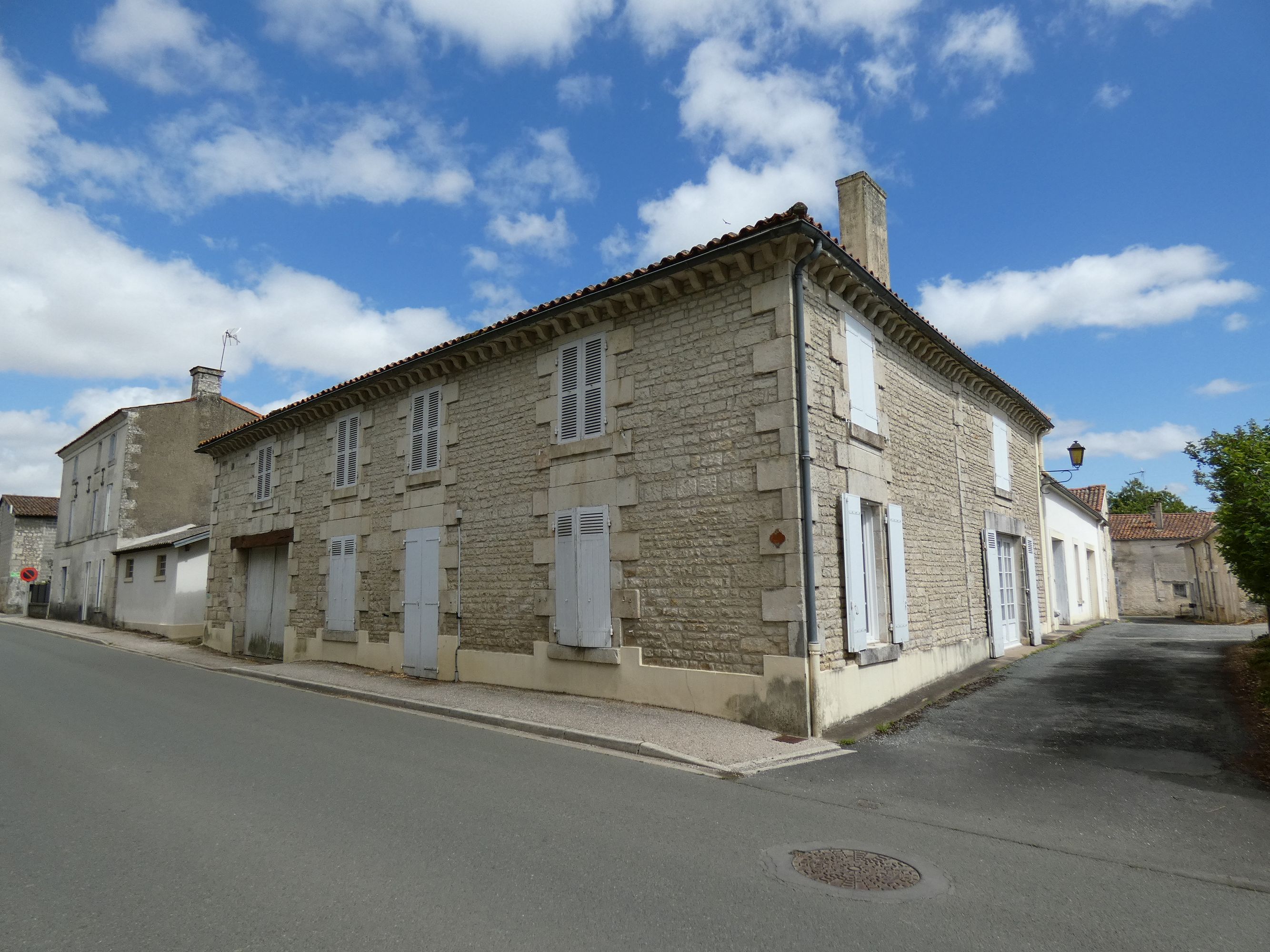 Boulangerie puis ferme, actuellement maison, 23 rue Principale