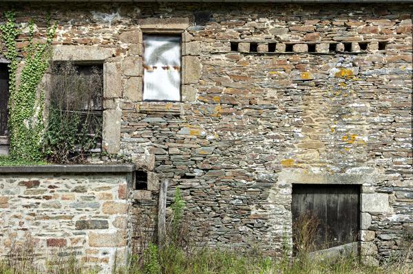 Hameau, château et motte castrale de la Grivellière