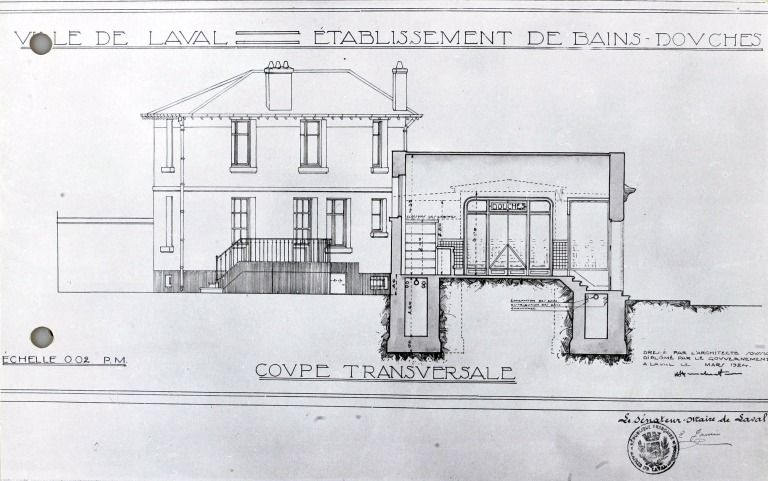 Établissement de bains dit bains-douches municipaux, 32 quai Albert-Goupil, Laval