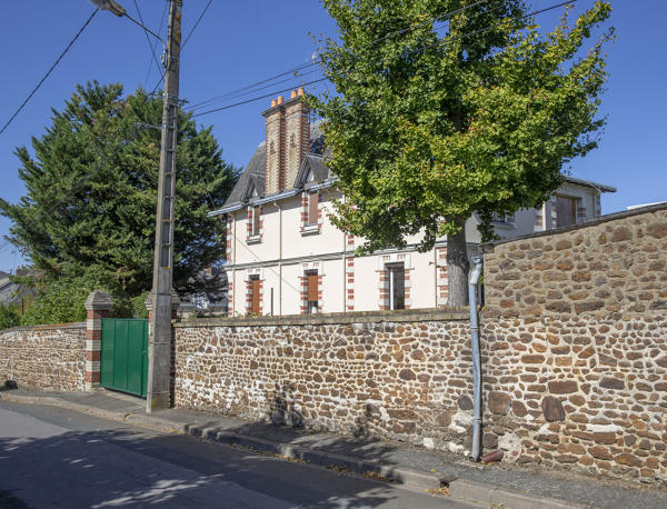 Maisons et immeubles du quartier Saint-Georges-du-Plain