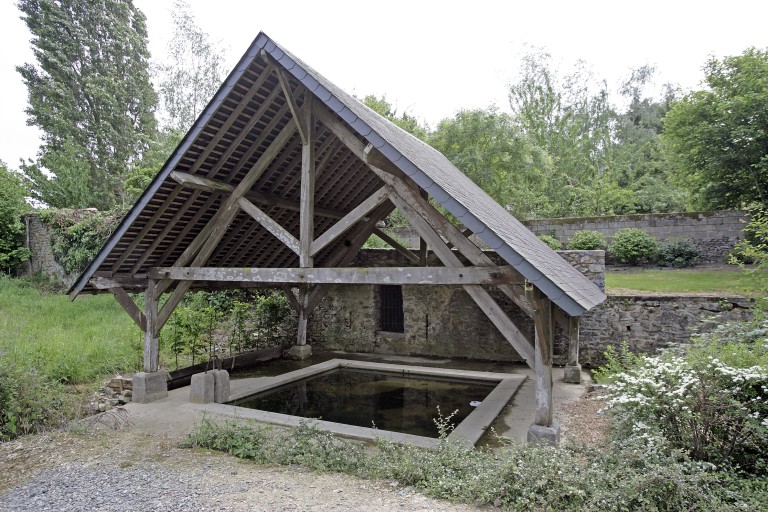 Lavoir - rue des Grottes, anciennement la Pinocherie, Saulges