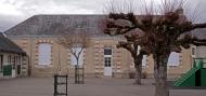 École publique de garçons, actuellement école publique mixte ; école publique de filles, actuellement bâtiment communal, 24 rue Edmont-Charlot  ;  10 rue Frédéric-Chevalier